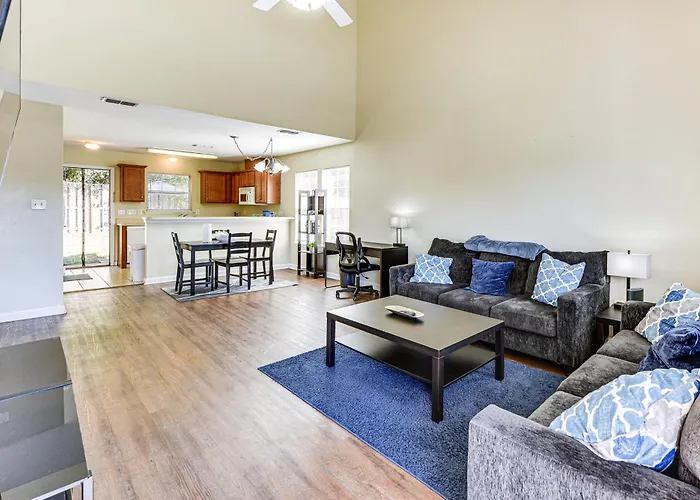 Сasa de vacaciones 4 Mi To Fsu: Pet-friendly Townhome Tallahassee