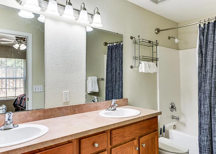 4 Mi To Fsu: Pet-friendly Townhome *