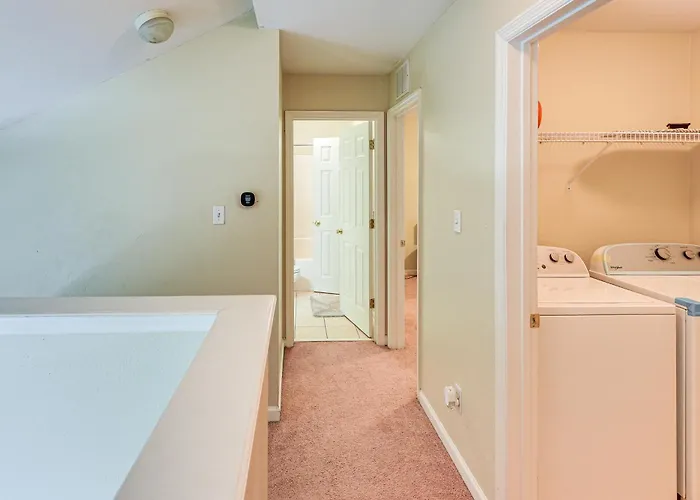 4 Mi To Fsu: Pet-friendly Townhome Сasa de vacaciones Tallahassee