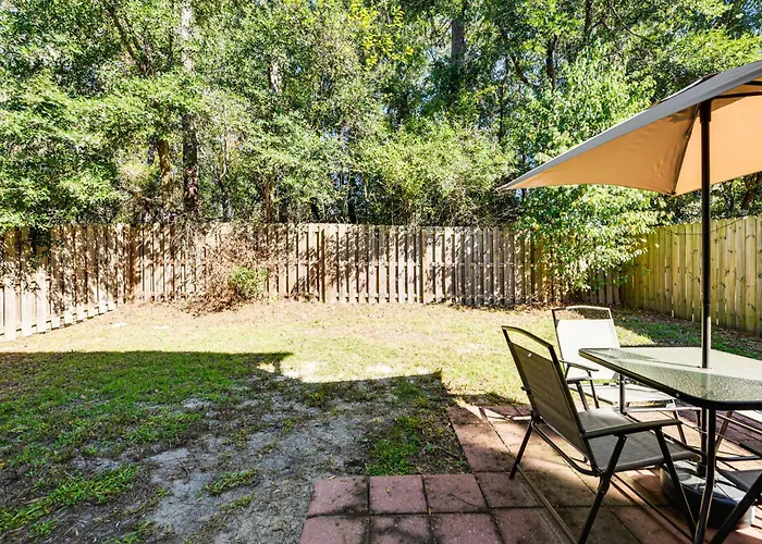 4 Mi To Fsu: Pet-friendly Townhome Сasa de vacaciones Tallahassee